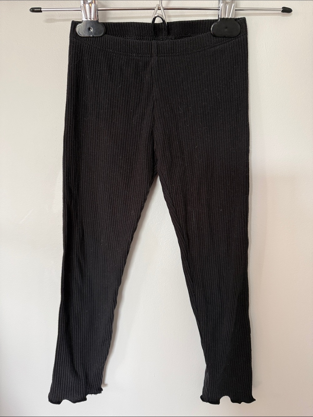 Old Navy Black Ribbed Kids Leggings with Lettuce Hem